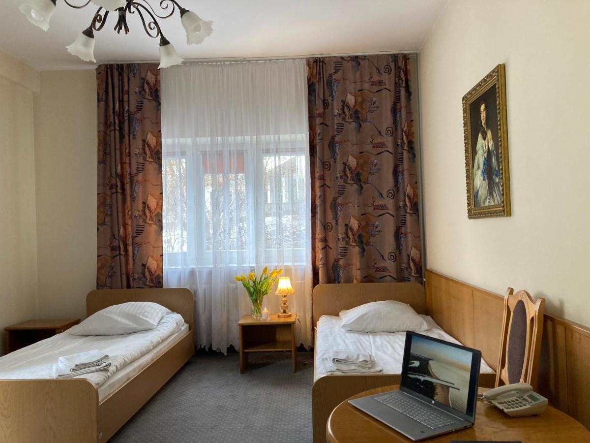 Karat Bed and Breakfast Warszawa Exteriör bild