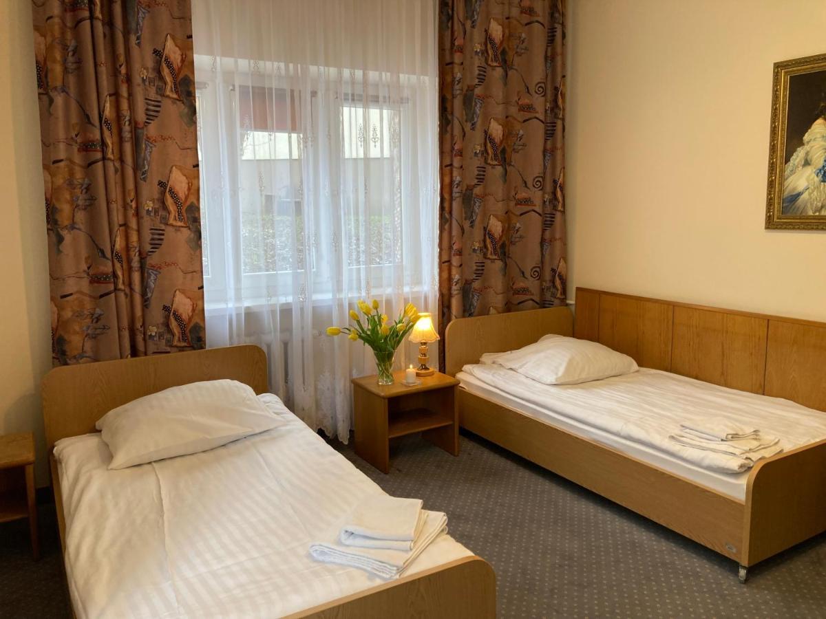 Karat Bed and Breakfast Warszawa Exteriör bild