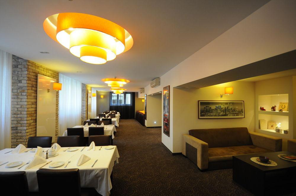 Karat Bed and Breakfast Warszawa Exteriör bild